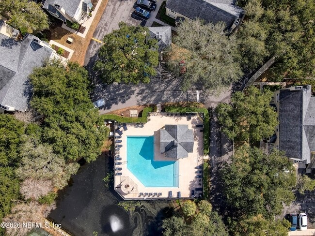 Building Photo - 13703 Richmond Park Dr N