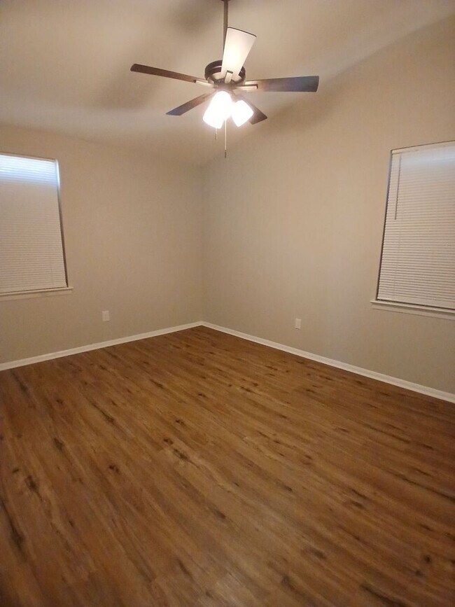 Building Photo - Completely renovated 4 Bedroom, 1.5-Bath |...