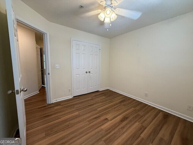 Building Photo - 207 Granite Way
