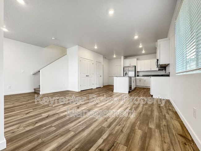 Building Photo - 4212 W Cirrus Ln
