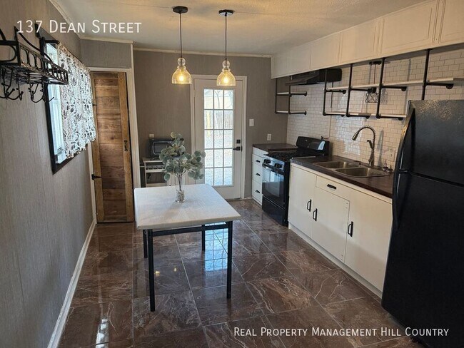 Building Photo - 137 Dean St