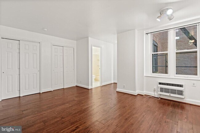 Building Photo - 1316 New Hampshire Ave NW