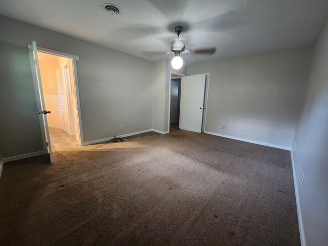 Building Photo - 1810 W 3rd Ct