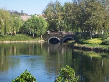 Building Photo - Bridgeport 3 Bedroom Townhome in Valencia!