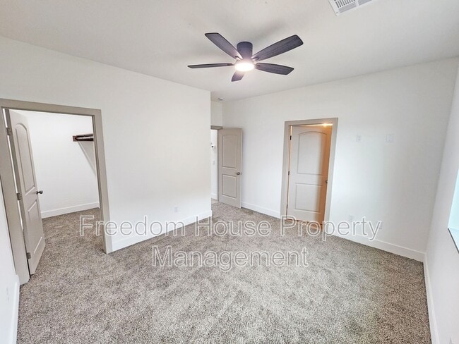 Building Photo - 1340 Arrowhead St