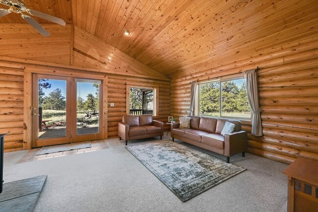 Building Photo - 3 bed 2 Bath Log Home on 2 Acres in Florissant