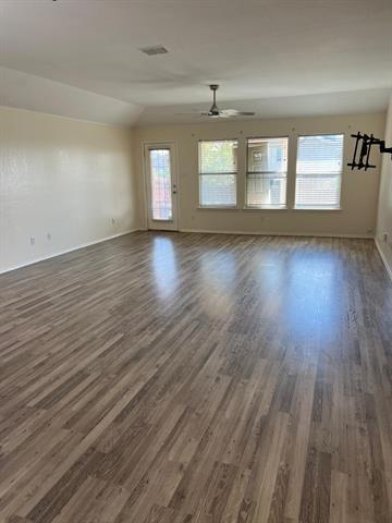 Building Photo - 10416 Devin Ln