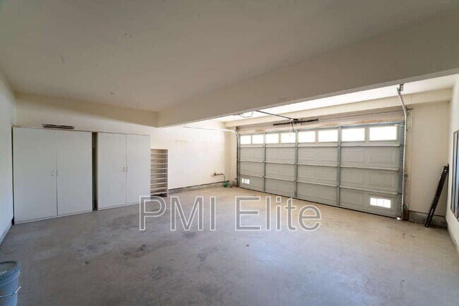 Building Photo - 28254 Canterbury Ct