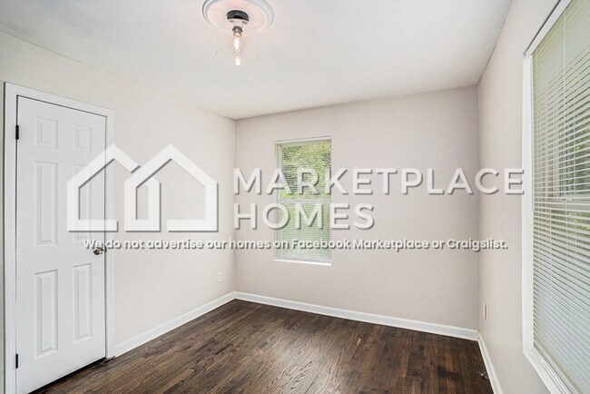 Building Photo - 2155 W Woodberry Ave