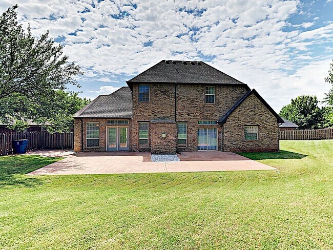 Building Photo - Beautiful East Edmond home in Belmont Farms.
