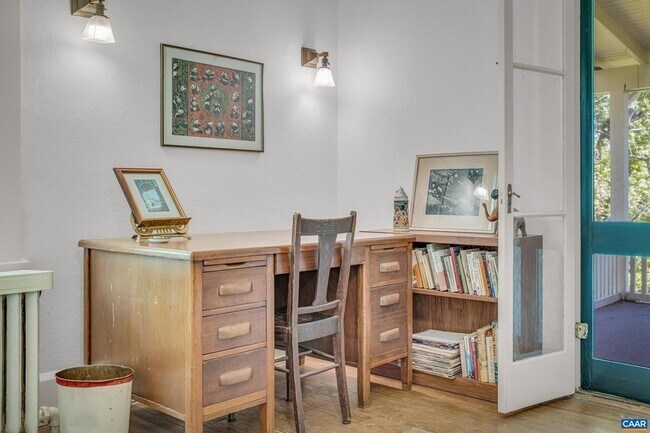 Building Photo - 502 Park Hill