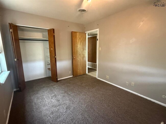 Building Photo - 4811 Cypress Ave