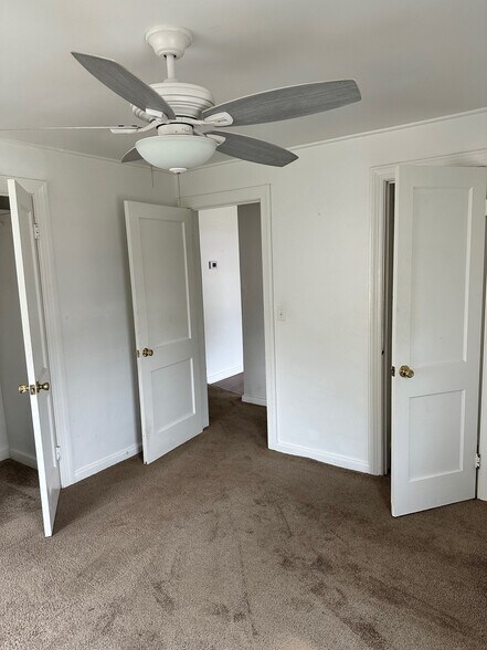 Building Photo - 9324 Phillip Ave