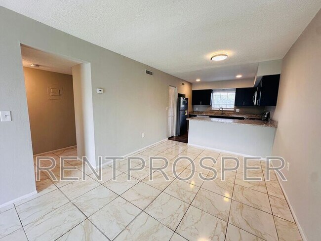 Building Photo - 5317 Curry Ford Rd