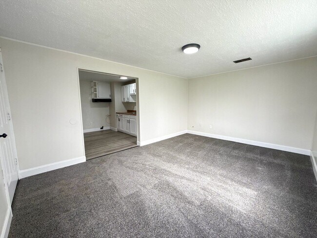 Building Photo - Beautifully Renovated 3BR Home in Blacklick Estates w/ Bonus Room, Huge Backyard & Garage