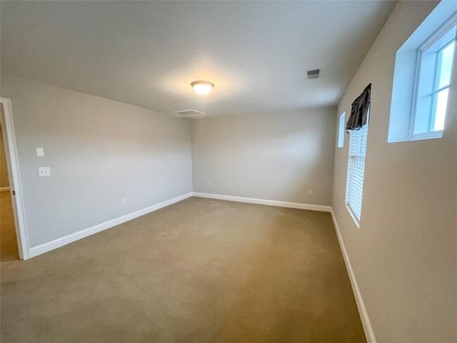 Building Photo - 56 Seawynds Dr