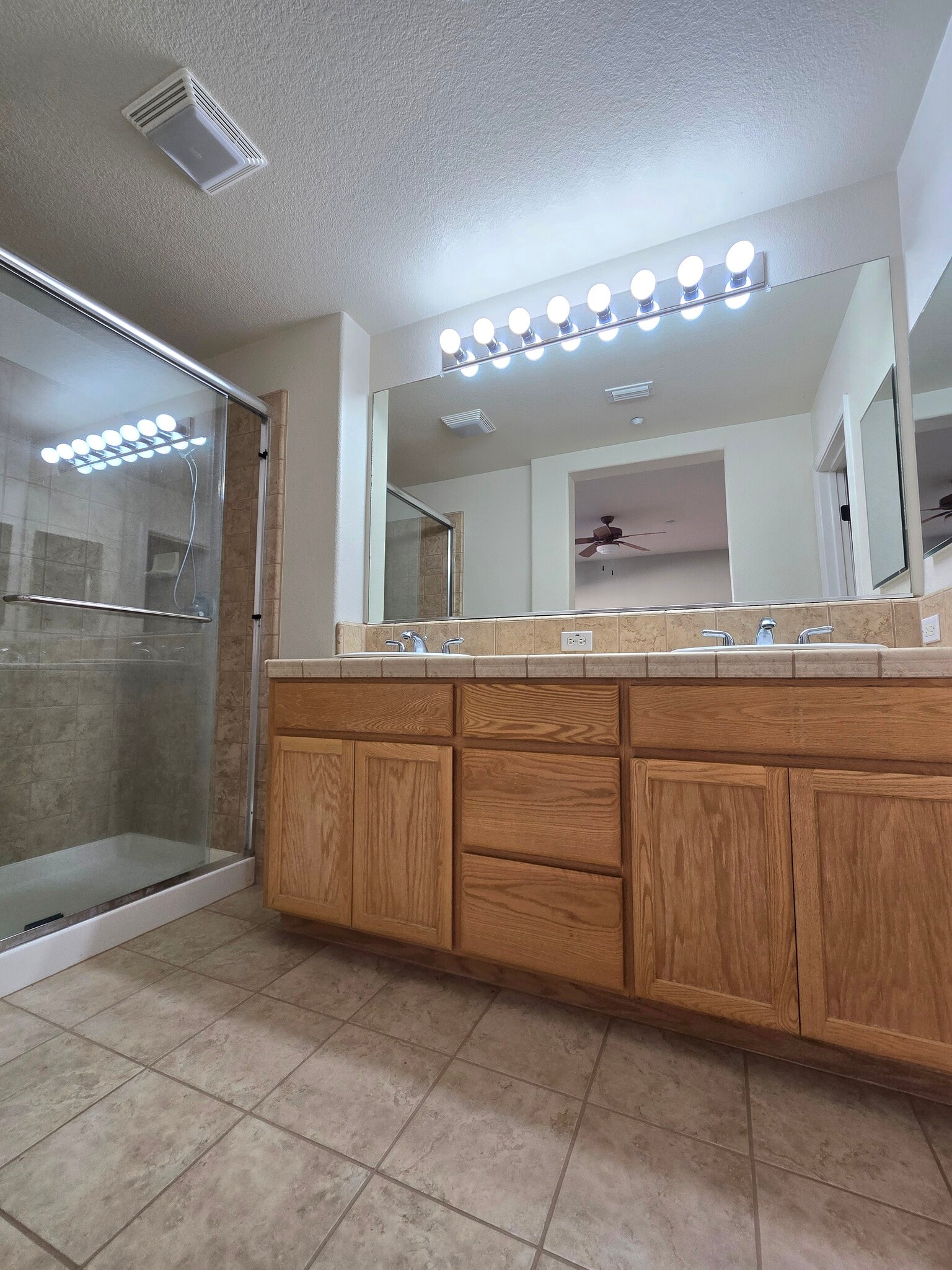 Building Photo - 4353 Fitzwilliam St