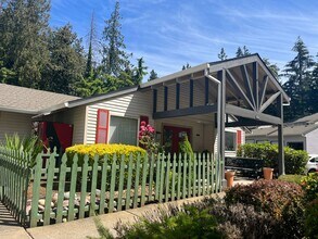 Building Photo - Come Home To An Amazing View! Remodeled Two Bedroom Two Bath! $1000 Off Your First Full Month!