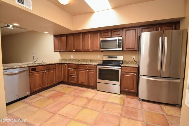 Building Photo - 5066 N Placita Del Lazo