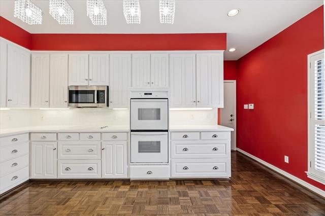 Building Photo - 22 1 Main Pl