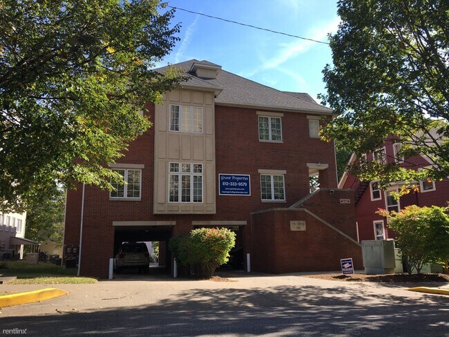 Building Photo - 2 br, 2.5 bath Townhome - The Gables The G...