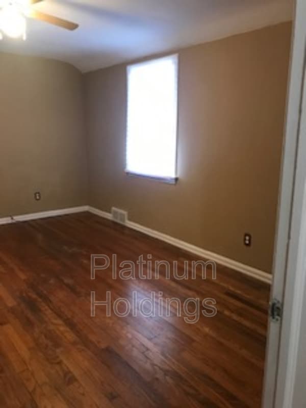 Building Photo - 13790 Cedar Rd