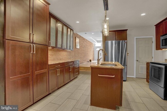 Building Photo - 2308 E Fairmount Ave