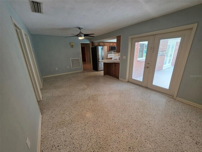 Building Photo - 25601 Laylaine Dr