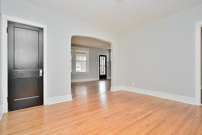 Building Photo - 4944 Tholozan Ave