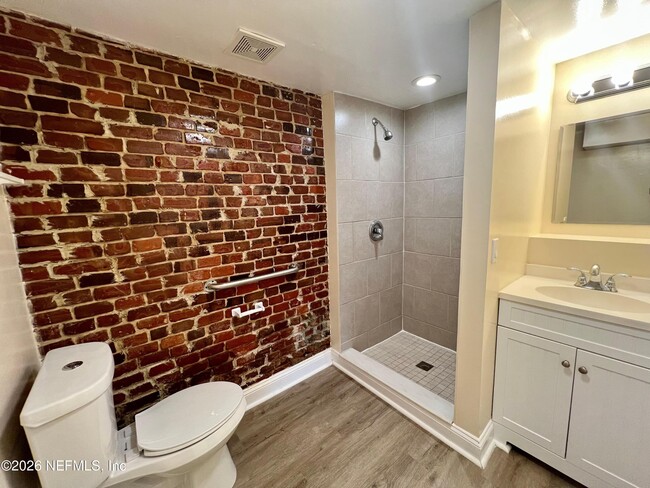 Building Photo - 2705 Riverside Ave