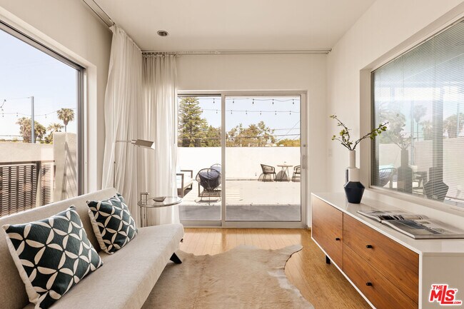 Building Photo - 619 San Juan Ave