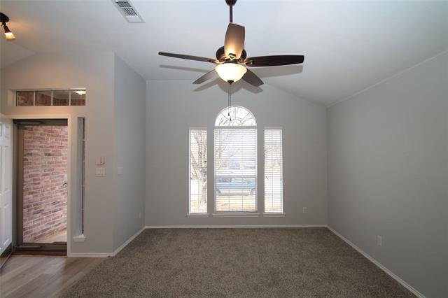 Building Photo - 824 Dixon Ln