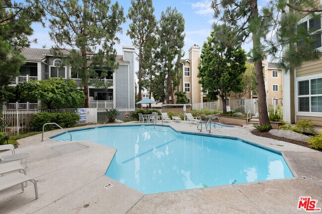 Building Photo - 8505 Gulana Ave