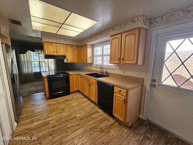 Building Photo - 9252 San Jose Blvd