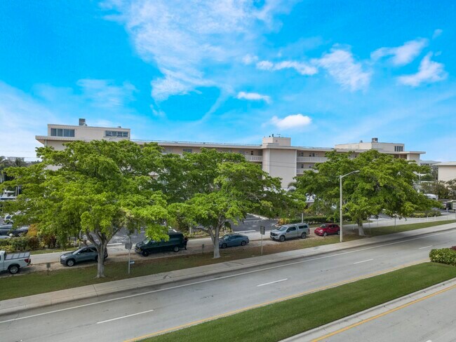 Building Photo - 750 NE Spanish River Blvd