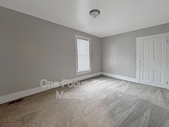 Building Photo - 471 West Fourth Street