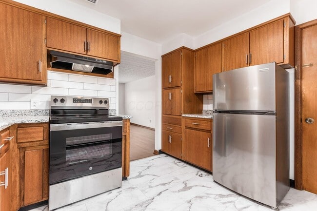 Building Photo - 3070 Lotz Dr