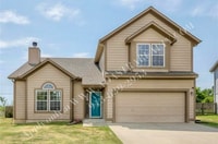 Building Photo - Beautiful California Split in Spring Hill-...