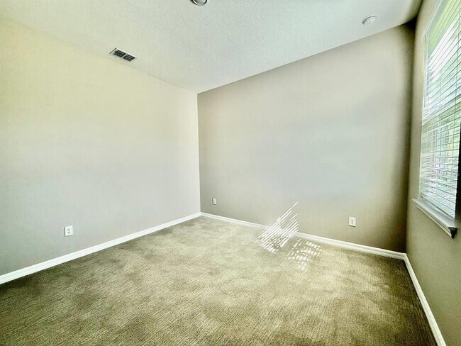 Building Photo - 34329 Evergreen Hill Ct