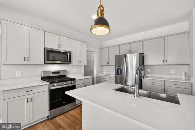 Building Photo - 513 Parkland Dr