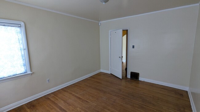 Building Photo - Beautiful 2 Bed 1.5 Bath Single Family Hom...