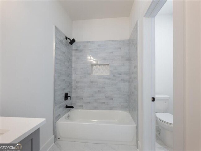 Building Photo - 2438 Shadburn Ferry Dr