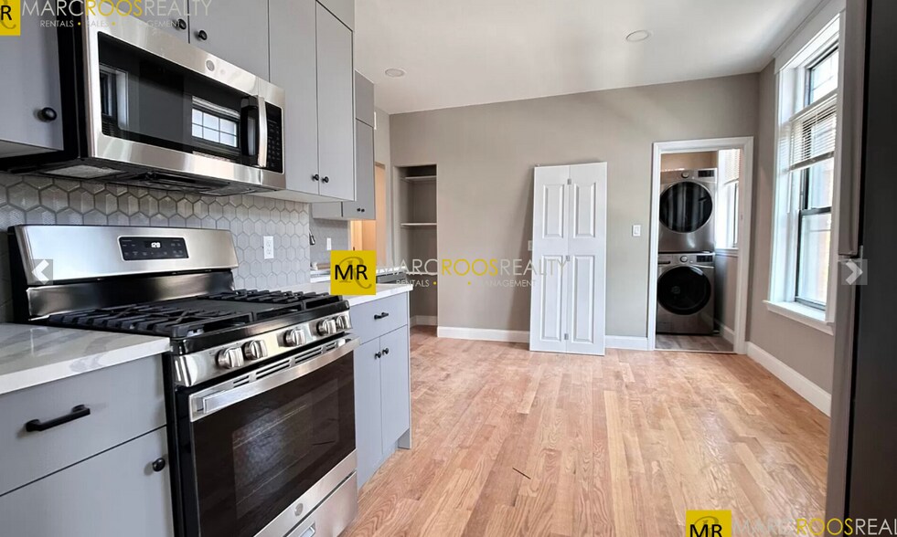 Building Photo - 1914 Beacon St