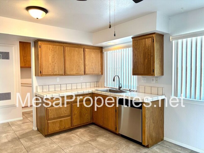 Building Photo - 18390 Mead Ln