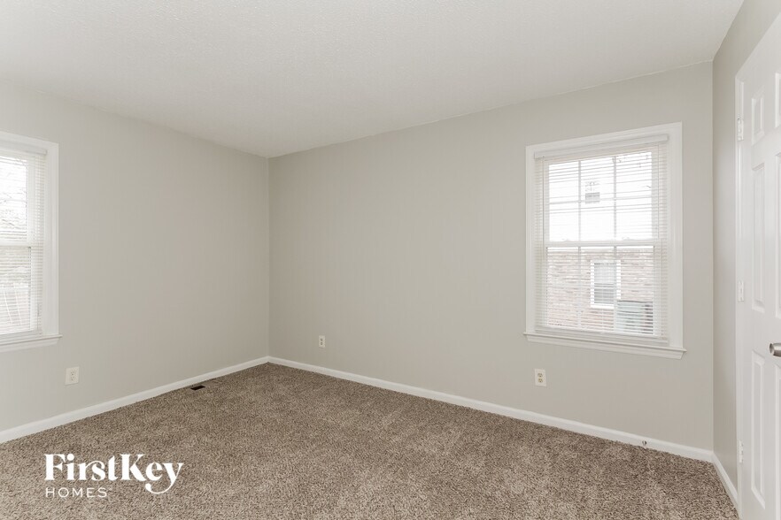 Building Photo - 11106 5 Cedars Rd