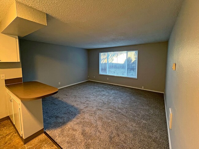 Interior Photo - MADISON APTS