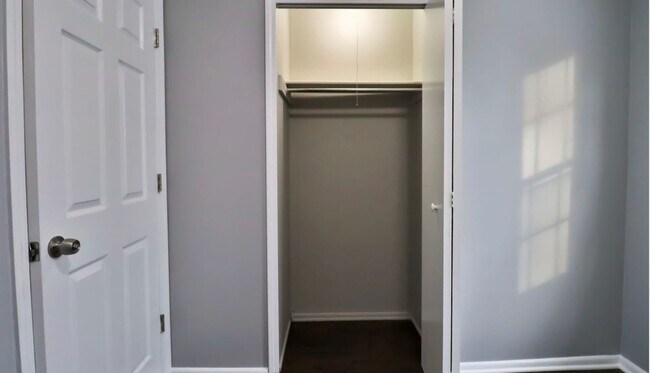 Building Photo - Charming 4-Bedroom Ranch in Sauk Village
