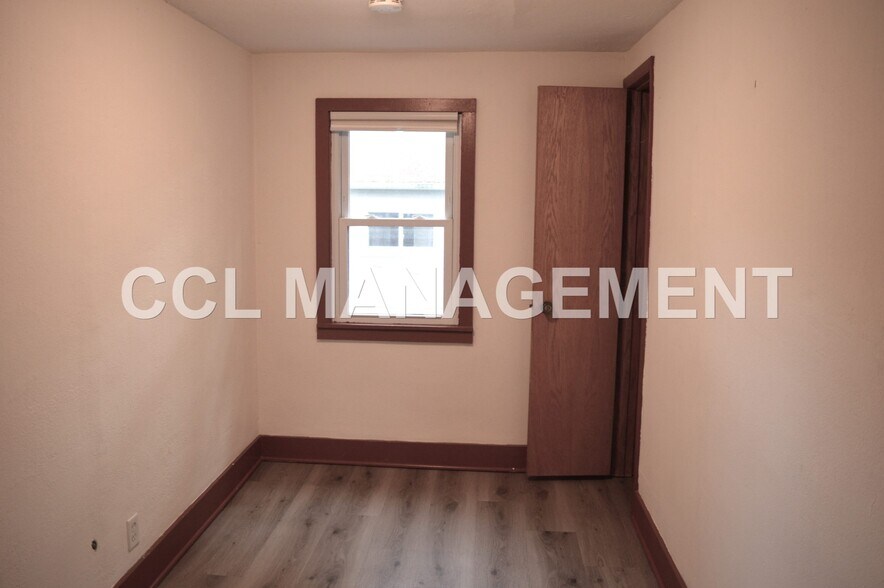 Building Photo - 1717 Loftsgordon Ave