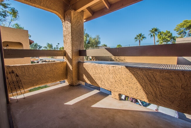 Building Photo - Upgraded Condo near Oldtown