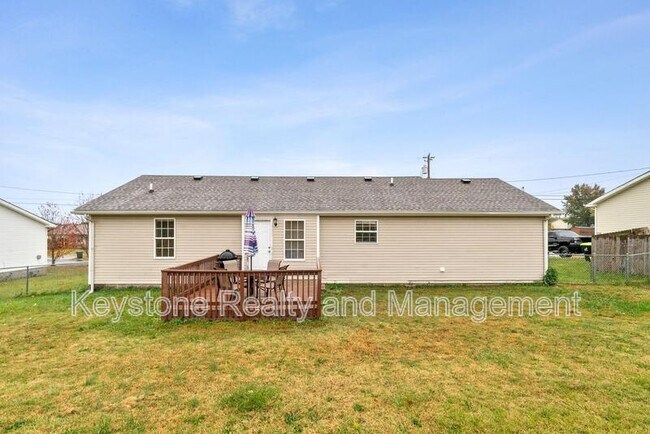 Building Photo - 223 Golden Pond Ave